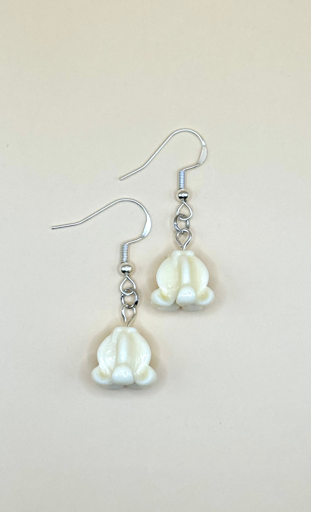 Single Kalaunu (Crown Flower)